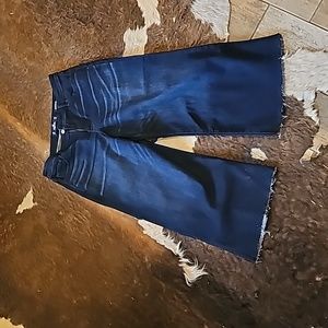 Women's Hollister cropped, flare jean/coulotte